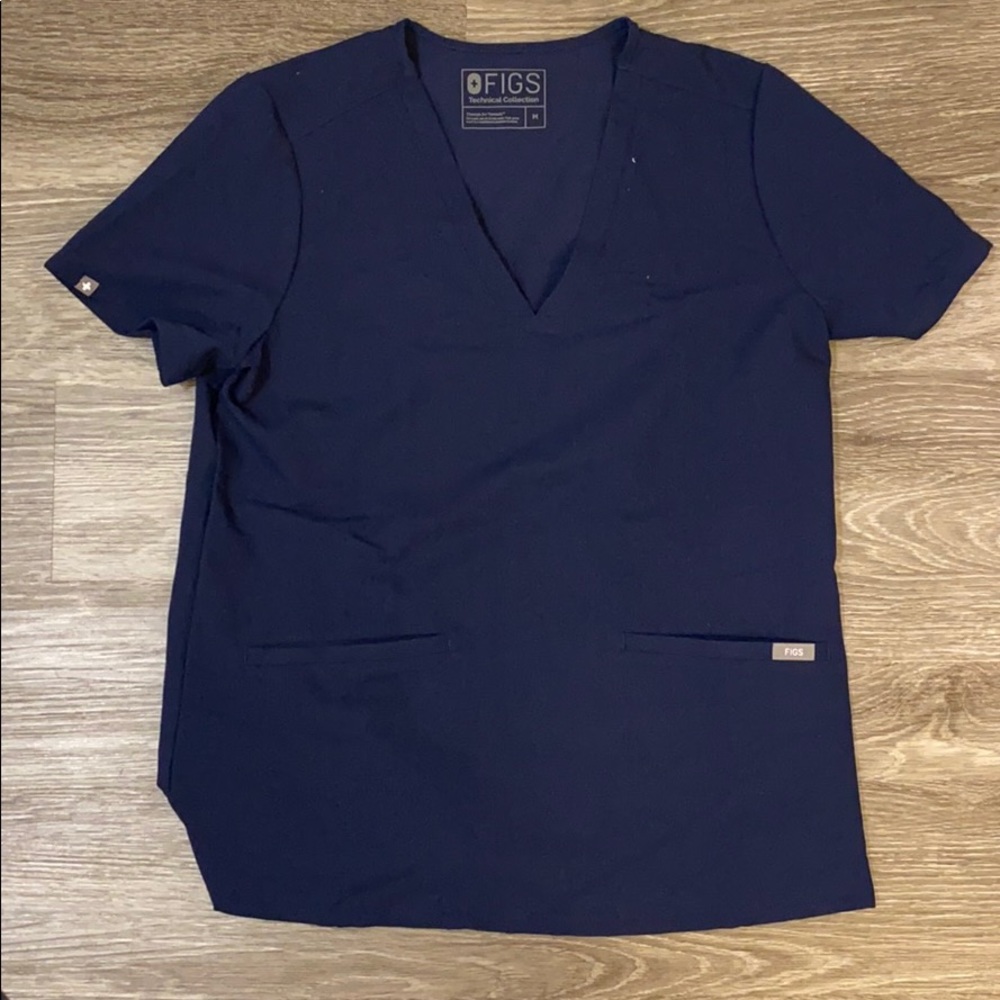 Figs scrub top